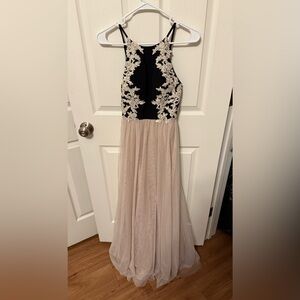 Blondie Nites Champagne/Black Gown